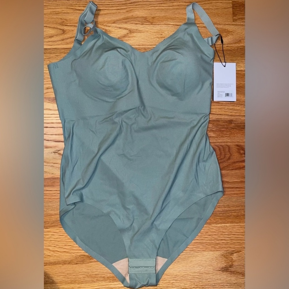 Bundle of 5 knix Shapewear Bodysuits - Picture 4 of 6